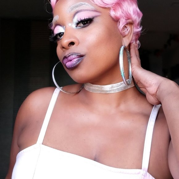 Meet your Posher, Tiffy G. - Picture 7 of 16